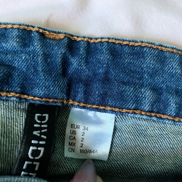H&M low waisted denim jeans - Picture 4 of 4